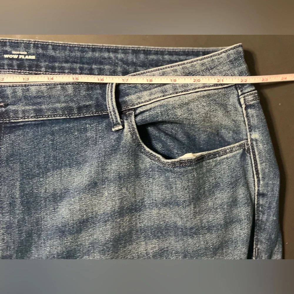 Old Navy Women’s Size 22 High Rise WOW Flare Medium Wash Blue Jeans - Picture 3 of 14